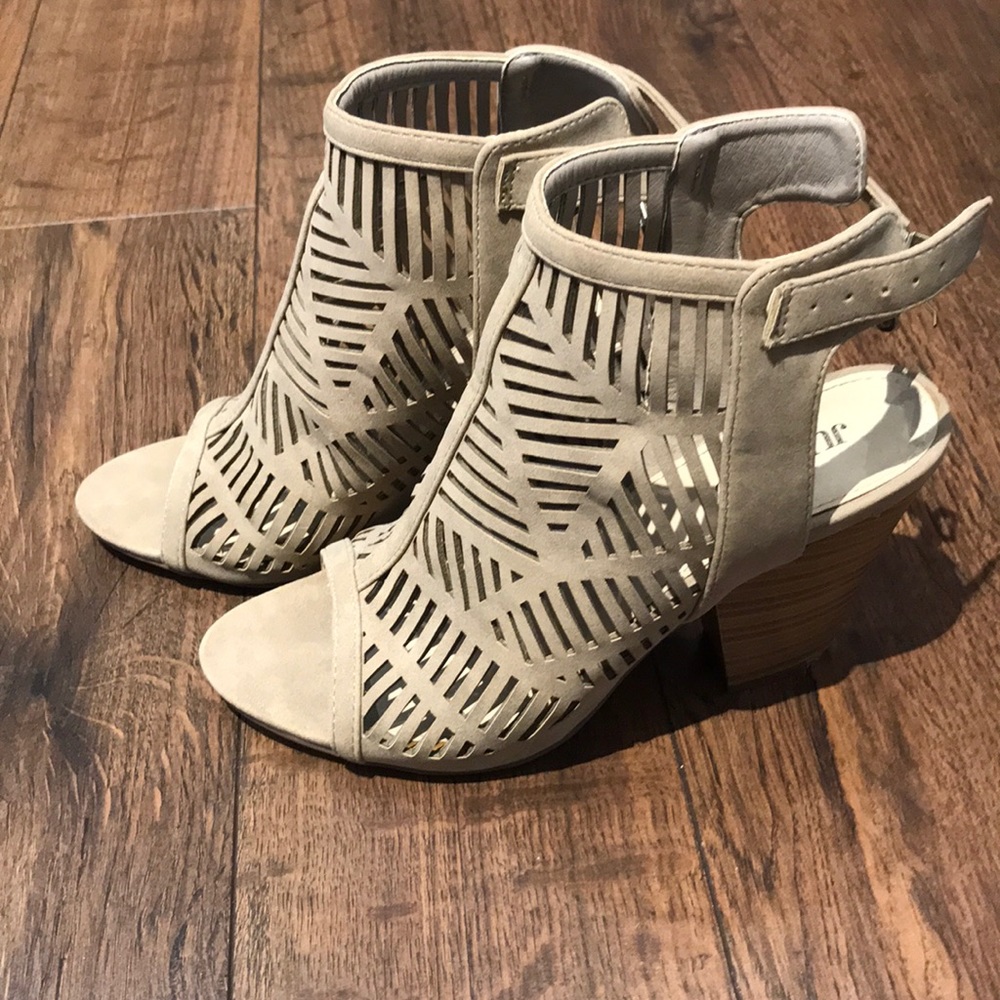 Peep toe heels